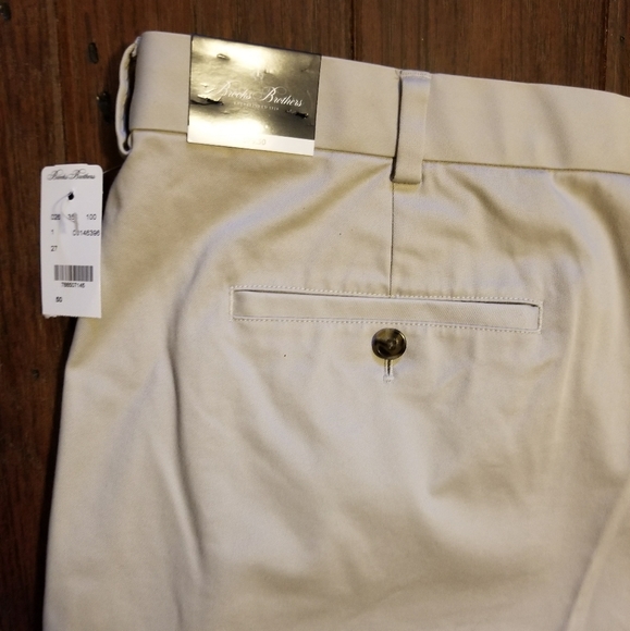 Brooks Brother's pleated khaki shorts - Picture 3 of 6